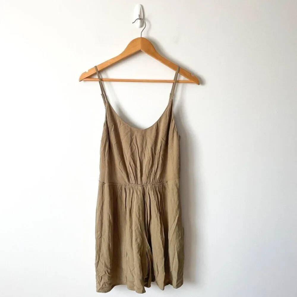 Oak + Fort Rayon Flow Drapey Romper Beige Tan Size Medium